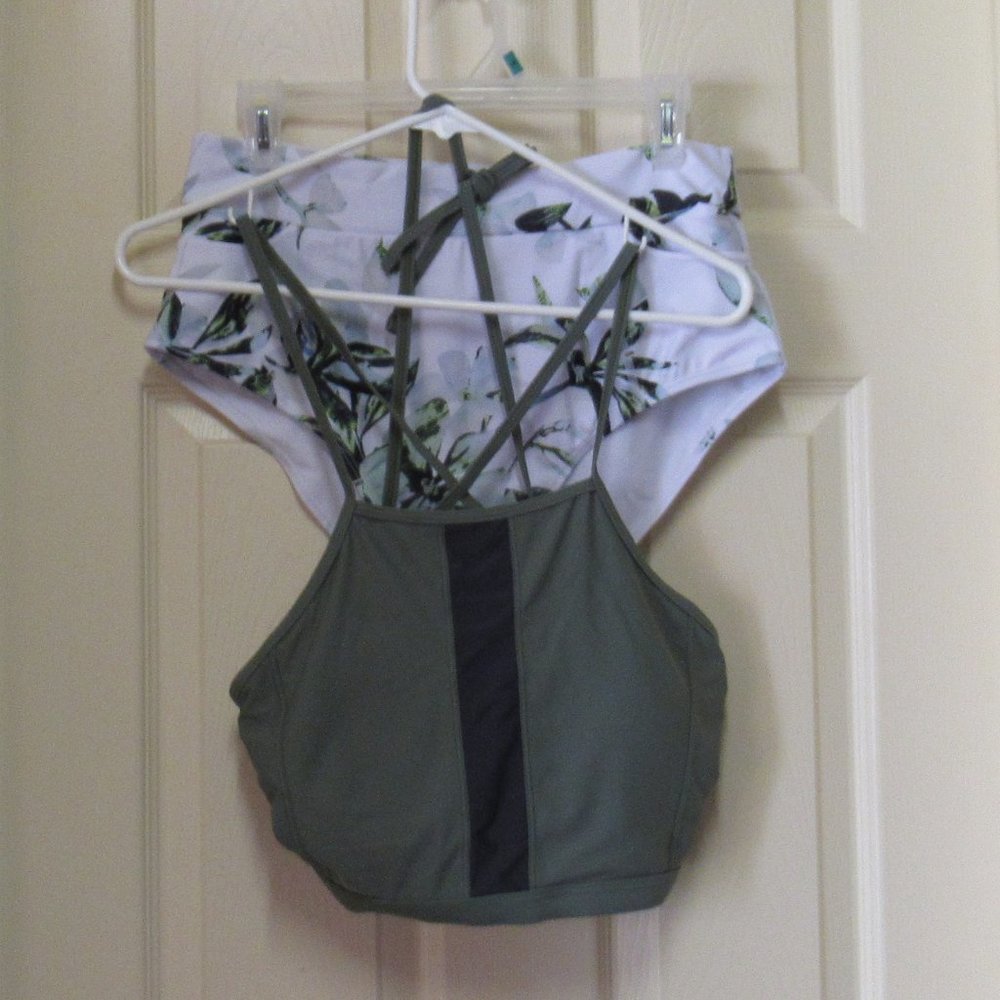 2 pc Bikini Swimsuit Green Floral Size XL NIP